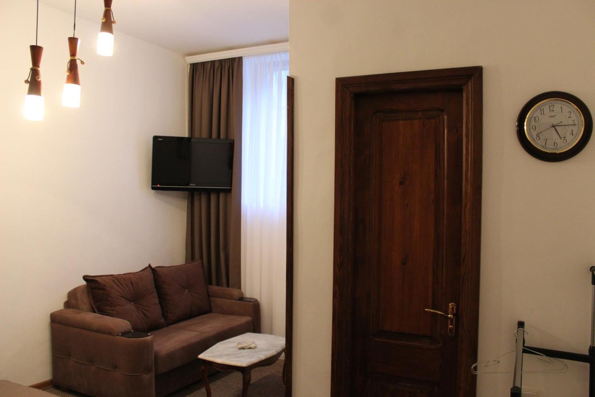 Hotel Diplomat Tbilisi Exterior photo